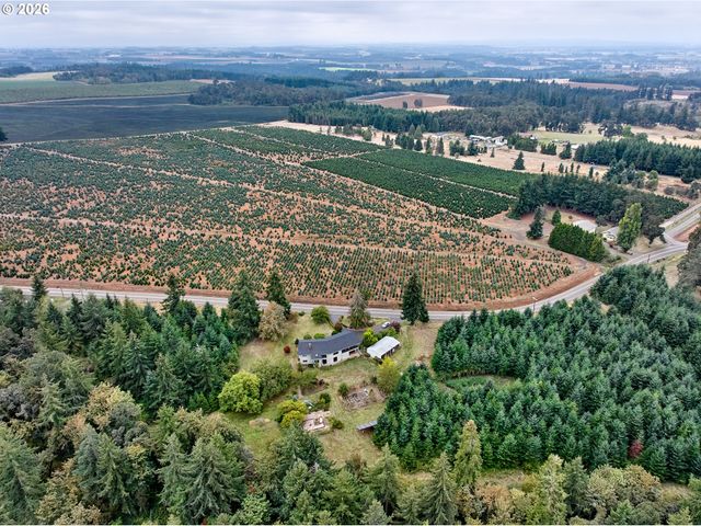 3780 VICTOR POINT Rd Ne, Silverton, OR 97381