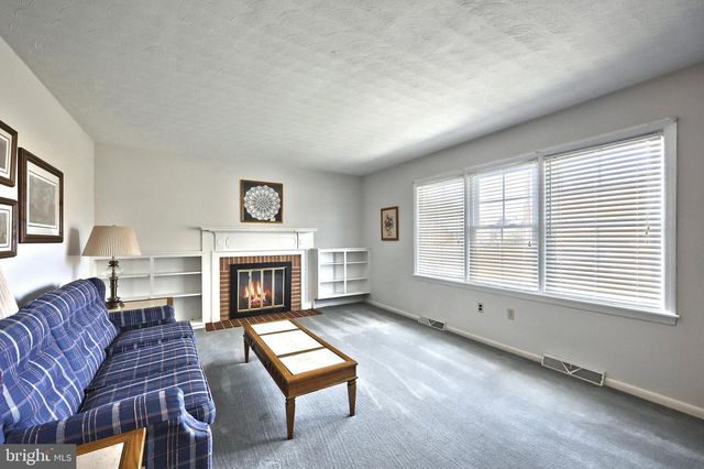 333 CLEARVIEW RD, Hanover, PA 17331