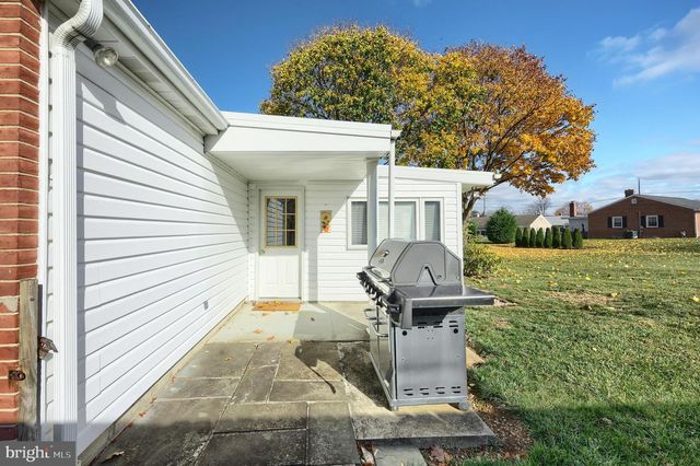 333 CLEARVIEW RD, Hanover, PA 17331