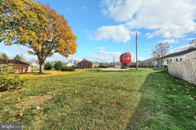 333 CLEARVIEW RD, Hanover, PA 17331