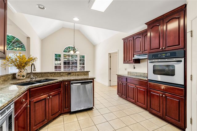 135 Sunset Bay Boulevard, Seneca, SC 29672