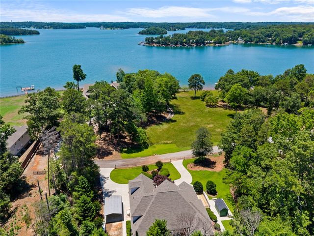 135 Sunset Bay Boulevard, Seneca, SC 29672