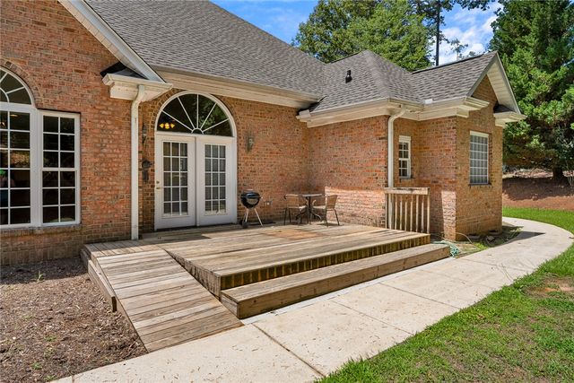 135 Sunset Bay Boulevard, Seneca, SC 29672