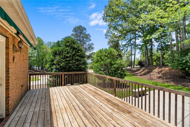 135 Sunset Bay Boulevard, Seneca, SC 29672