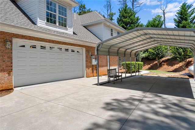 135 Sunset Bay Boulevard, Seneca, SC 29672