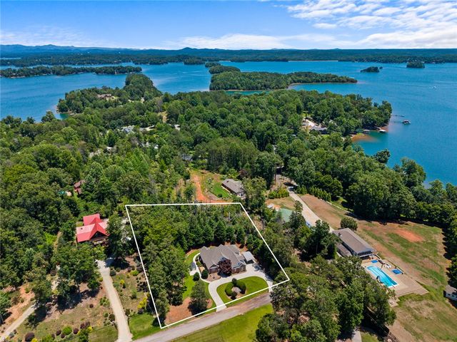 135 Sunset Bay Boulevard, Seneca, SC 29672