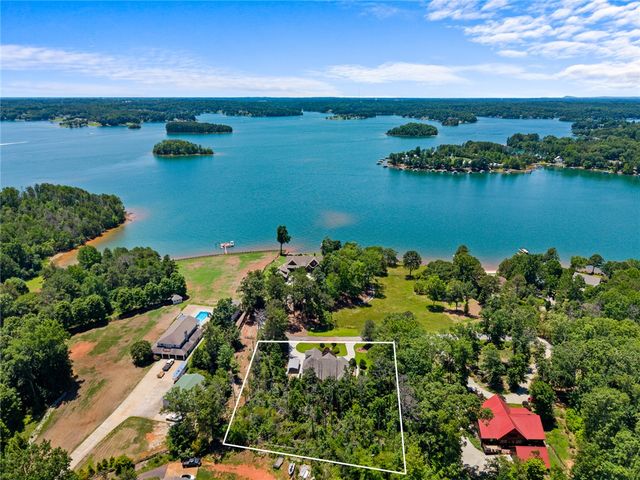 135 Sunset Bay Boulevard, Seneca, SC 29672