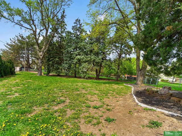 12331 Grey Fawn Drive, Omaha, NE 68154