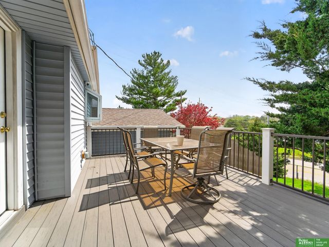 12331 Grey Fawn Drive, Omaha, NE 68154