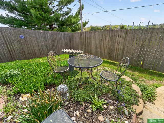 12331 Grey Fawn Drive, Omaha, NE 68154
