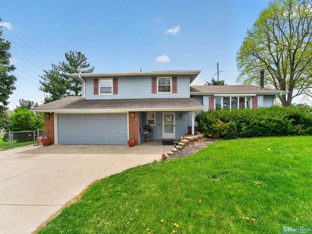 12331 Grey Fawn Drive, Omaha, NE 68154