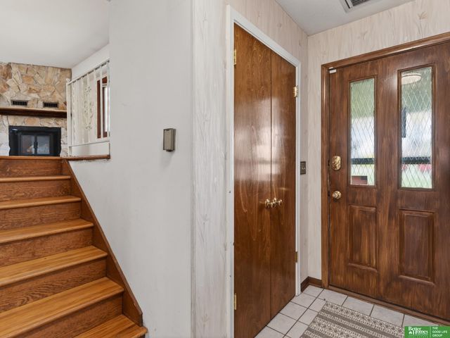 12331 Grey Fawn Drive, Omaha, NE 68154