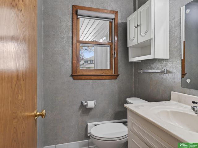 12331 Grey Fawn Drive, Omaha, NE 68154