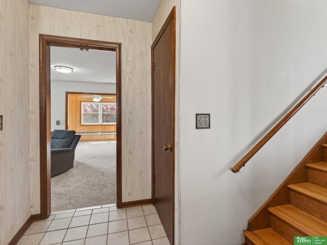 12331 Grey Fawn Drive, Omaha, NE 68154