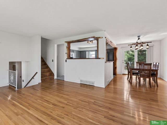 12331 Grey Fawn Drive, Omaha, NE 68154
