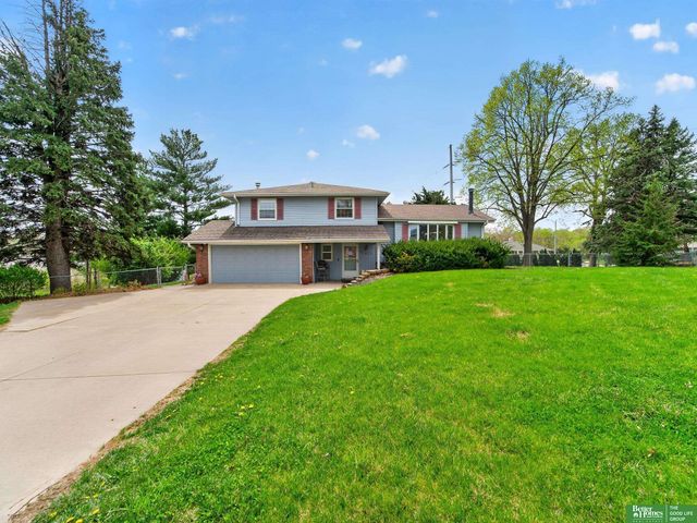 12331 Grey Fawn Drive, Omaha, NE 68154