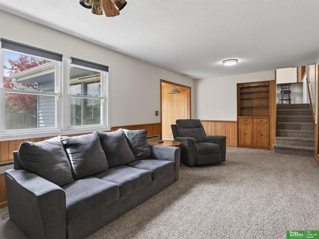 12331 Grey Fawn Drive, Omaha, NE 68154