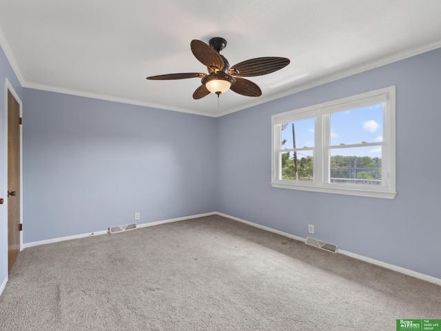 12331 Grey Fawn Drive, Omaha, NE 68154