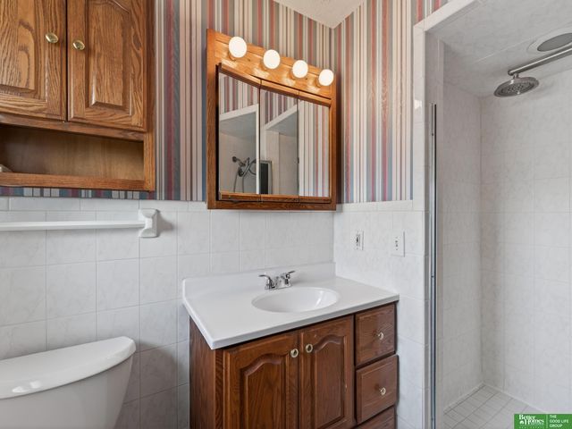 12331 Grey Fawn Drive, Omaha, NE 68154
