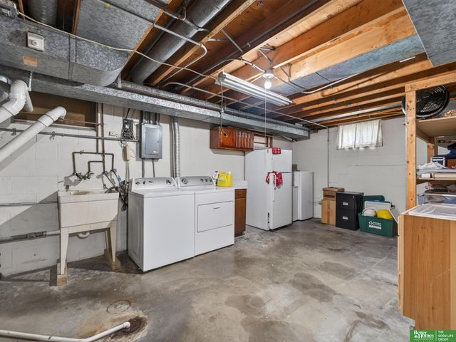 12331 Grey Fawn Drive, Omaha, NE 68154
