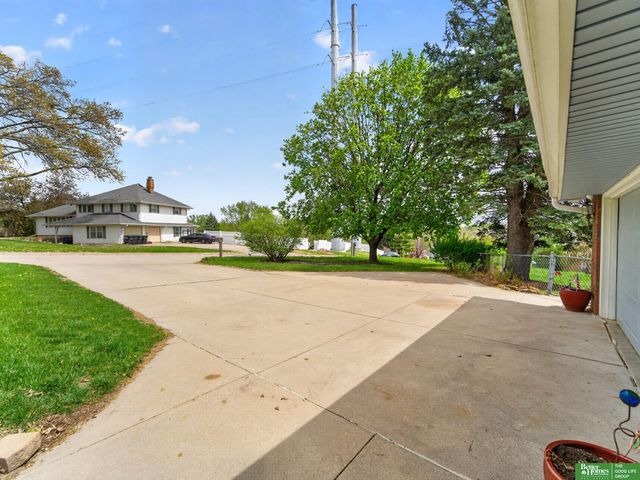 12331 Grey Fawn Drive, Omaha, NE 68154