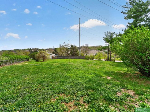 12331 Grey Fawn Drive, Omaha, NE 68154