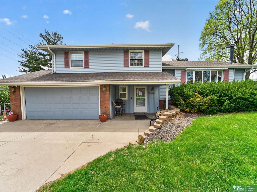 12331 Grey Fawn Drive, Omaha, NE 68154