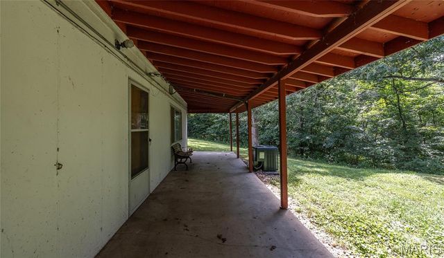 396 Walls Ford Road, St Clair, MO 63077