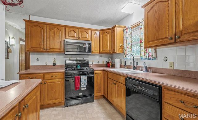 396 Walls Ford Road, St Clair, MO 63077