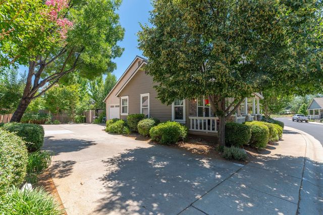 142 Fieldstone Dr, Murphys, CA 95247