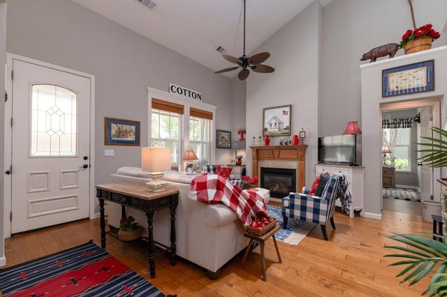142 Fieldstone Dr, Murphys, CA 95247
