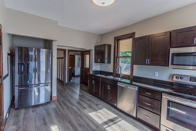 135 Porter Street NE, Warren, OH 44483