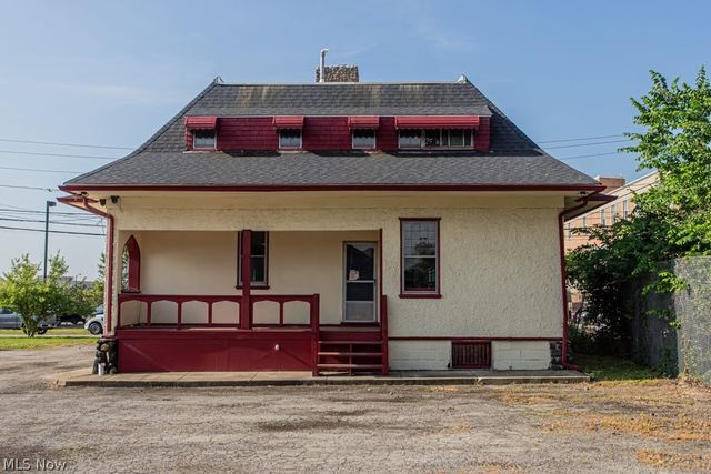 135 Porter Street NE, Warren, OH 44483