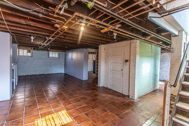 135 Porter Street NE, Warren, OH 44483