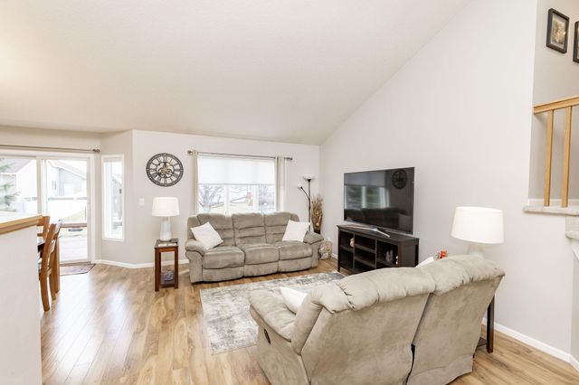 3322 42nd Avenue S, Fargo, ND 58104