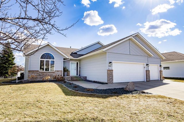 3322 42nd Avenue S, Fargo, ND 58104