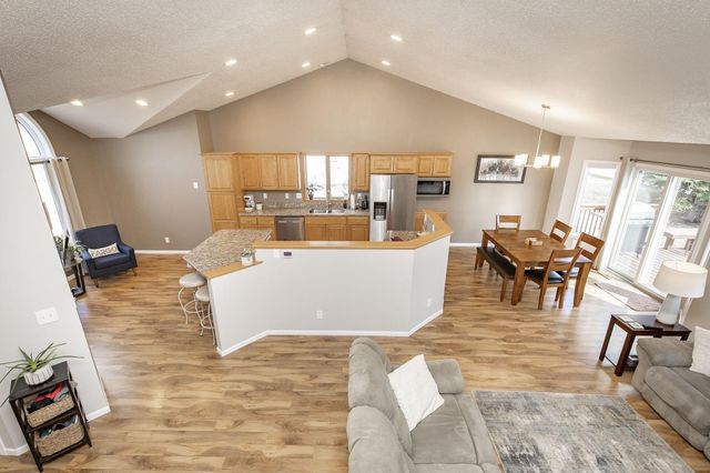 3322 42nd Avenue S, Fargo, ND 58104