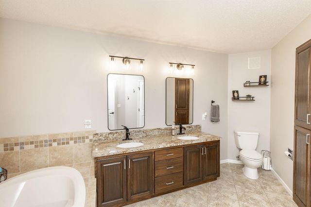 3322 42nd Avenue S, Fargo, ND 58104