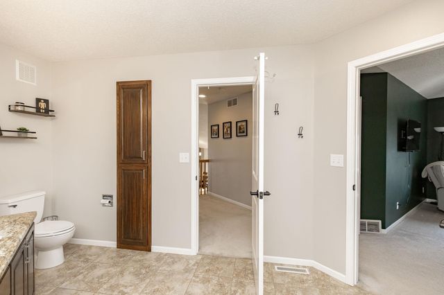 3322 42nd Avenue S, Fargo, ND 58104