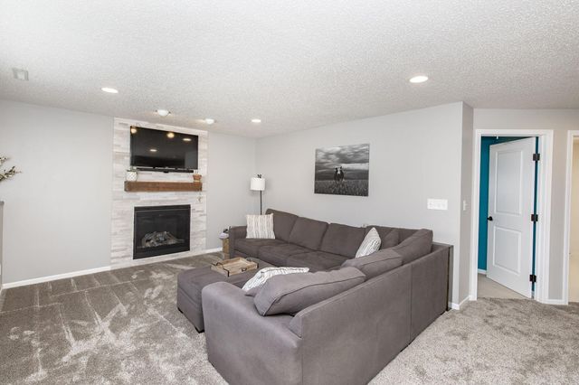 3322 42nd Avenue S, Fargo, ND 58104