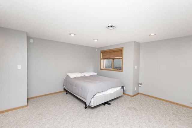 3322 42nd Avenue S, Fargo, ND 58104