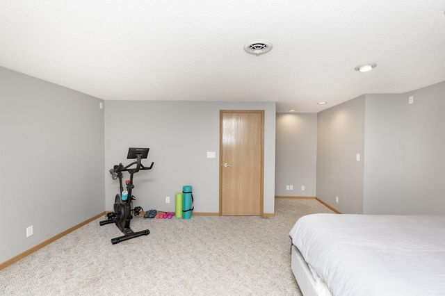 3322 42nd Avenue S, Fargo, ND 58104