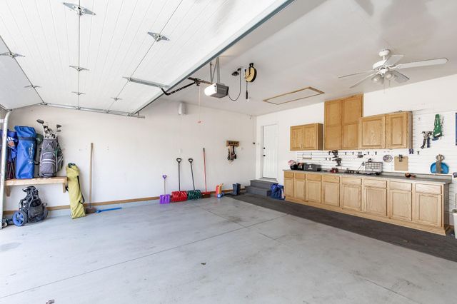 3322 42nd Avenue S, Fargo, ND 58104