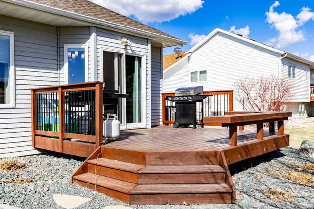 3322 42nd Avenue S, Fargo, ND 58104