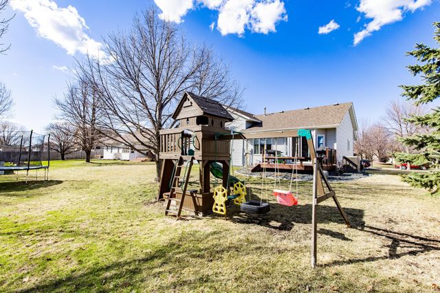 3322 42nd Avenue S, Fargo, ND 58104