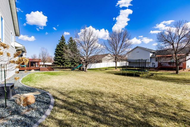 3322 42nd Avenue S, Fargo, ND 58104