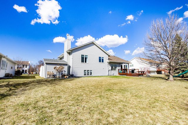 3322 42nd Avenue S, Fargo, ND 58104