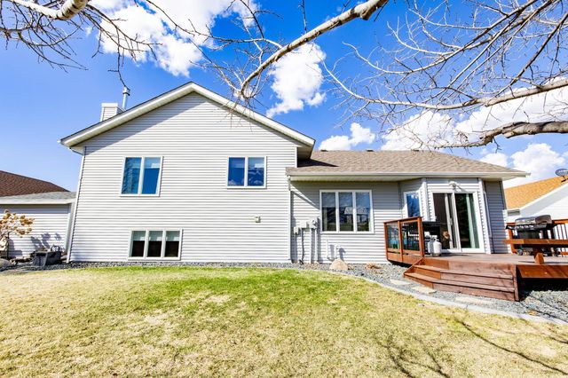 3322 42nd Avenue S, Fargo, ND 58104