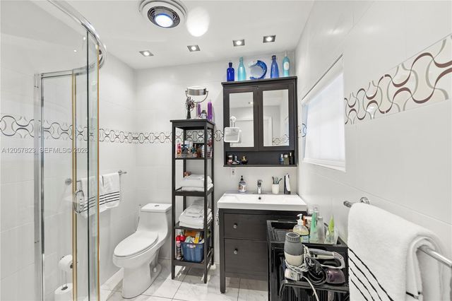 117 SW 6th Street, Hallandale Beach, FL 33009