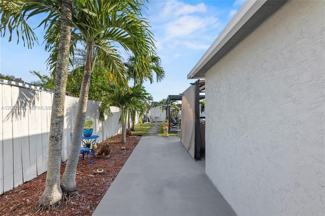 117 SW 6th Street, Hallandale Beach, FL 33009